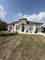 20 Spanish Oak Dr in Alamo, TX - Building Photo
