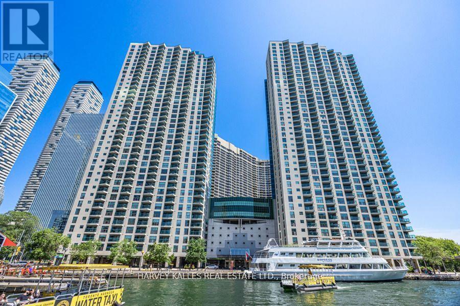 1806-77-2577 Harbour Square in Toronto, ON - Building Photo
