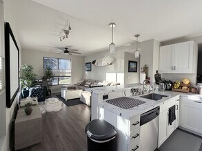 1150 J St, Unit 107 in San Diego, CA - Building Photo - Building Photo