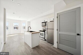 32 S 62nd St in Philadelphia, PA - Building Photo - Building Photo