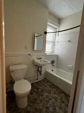 65 Park Dr, Unit 25-8 in Boston, MA - Foto de edificio - Building Photo