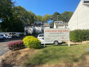 College Square Apartments in Columbus, MS - Building Photo - Interior Photo