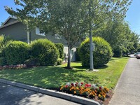 Woodbrook Apartments in Salem, OR - Building Photo - Building Photo