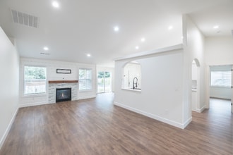 918 NE Oakmont Loop in Albany, OR - Foto de edificio - Building Photo