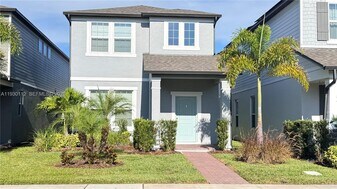 12748 Brodlove Ln in Oakland, FL - Building Photo