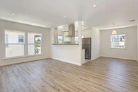 8533 Cashio St in Los Angeles, CA - Foto de edificio - Building Photo