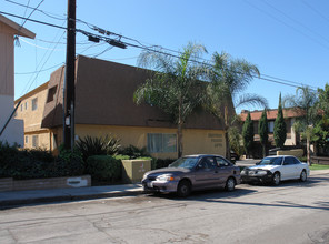 Chateau Parks Apartments in La Mesa, CA - Building Photo - Building Photo