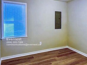 15815 Meridian Ave in Chester, VA - Building Photo - Building Photo