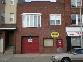 381 Avenue C in Bayonne, NJ - Building Photo - Building Photo