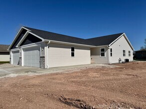830 Highland Park Rd in Neenah, WI - Foto de edificio - Building Photo