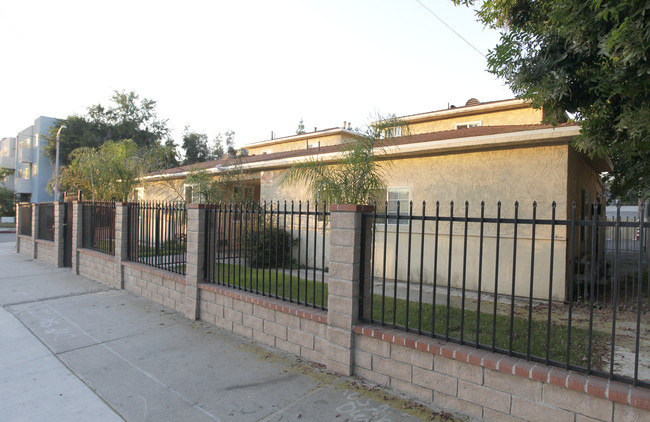 11804 Vanowen St in North Hollywood, CA - Building Photo - Building Photo