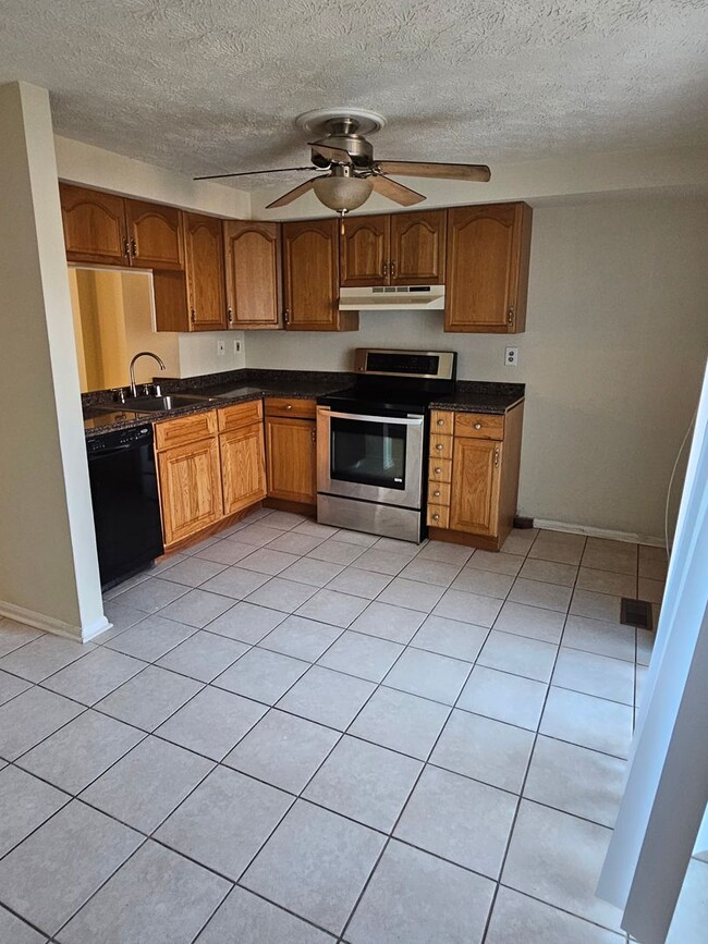 1325 E Spring Meadow Ct in Edgewood, MD - Building Photo - Building Photo