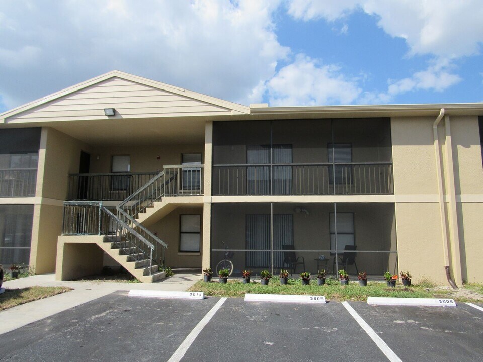 5329 Summerlin Rd in Ft. Myers, FL - Building Photo
