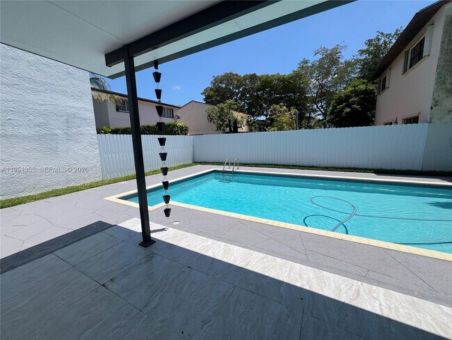 14720 SW 107th Terrace in Miami, FL - Building Photo - Building Photo