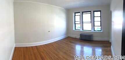 349 Pleasant St in Malden, MA - Building Photo - Building Photo