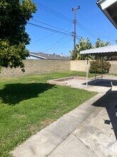 4921 Scenario Dr in Huntington Beach, CA - Building Photo - Building Photo