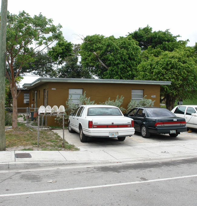 2864 NW 6th Ct in Fort Lauderdale, FL - Building Photo - Building Photo