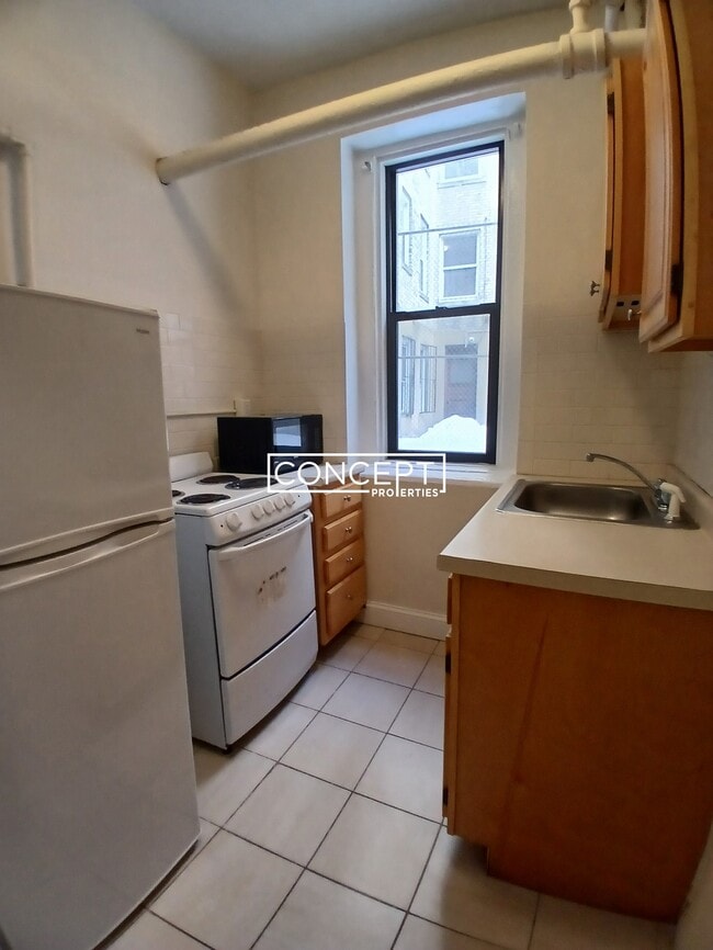 1144 Commonwealth Ave, Unit 1C in Boston, MA - Building Photo - Building Photo