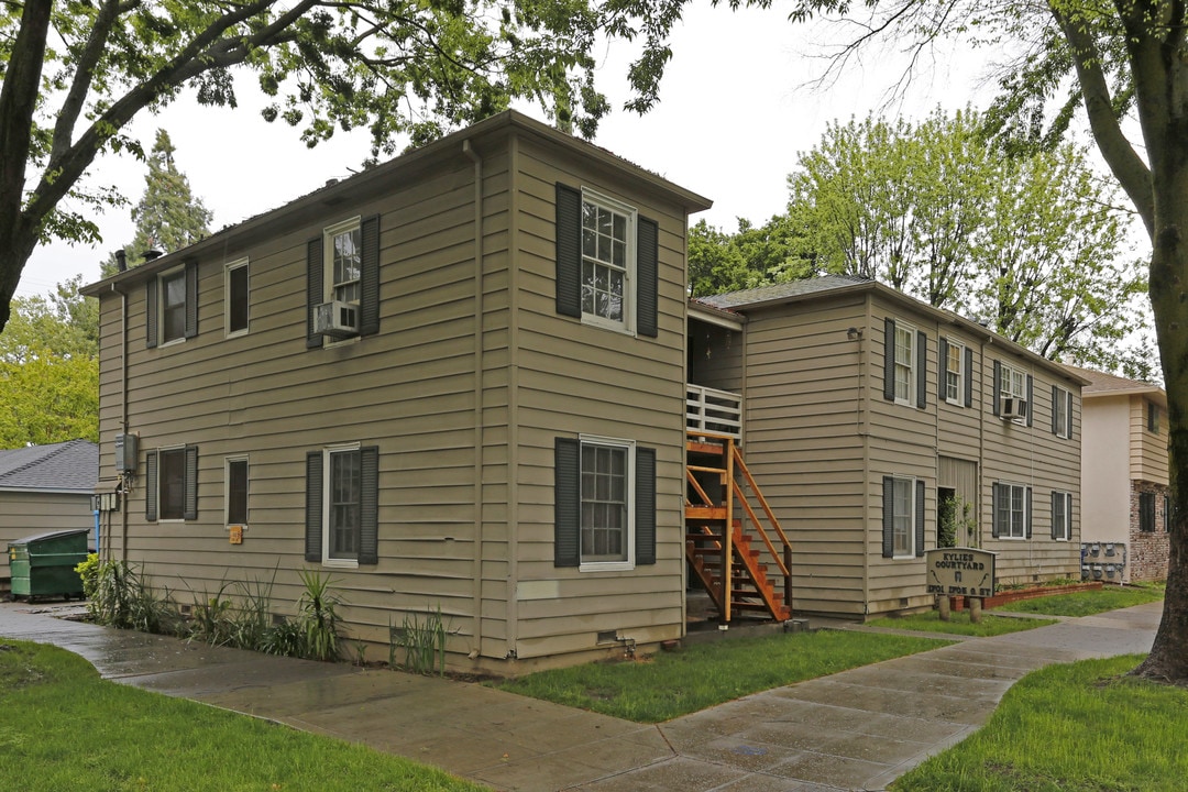 Kylie's Courtyard in Sacramento, CA - Building Photo