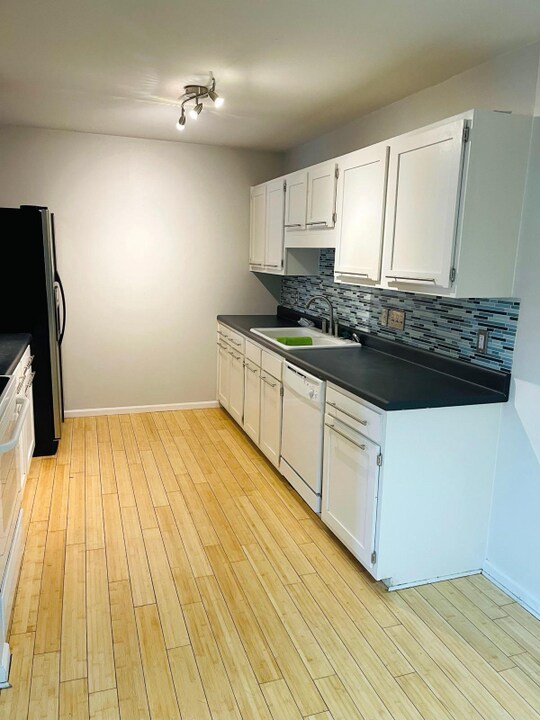 5525 Hornaday Rd in Greensboro, NC - Building Photo