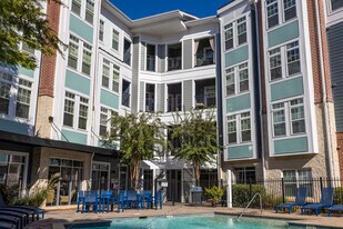 10 Perimeter Park in Atlanta, GA - Building Photo