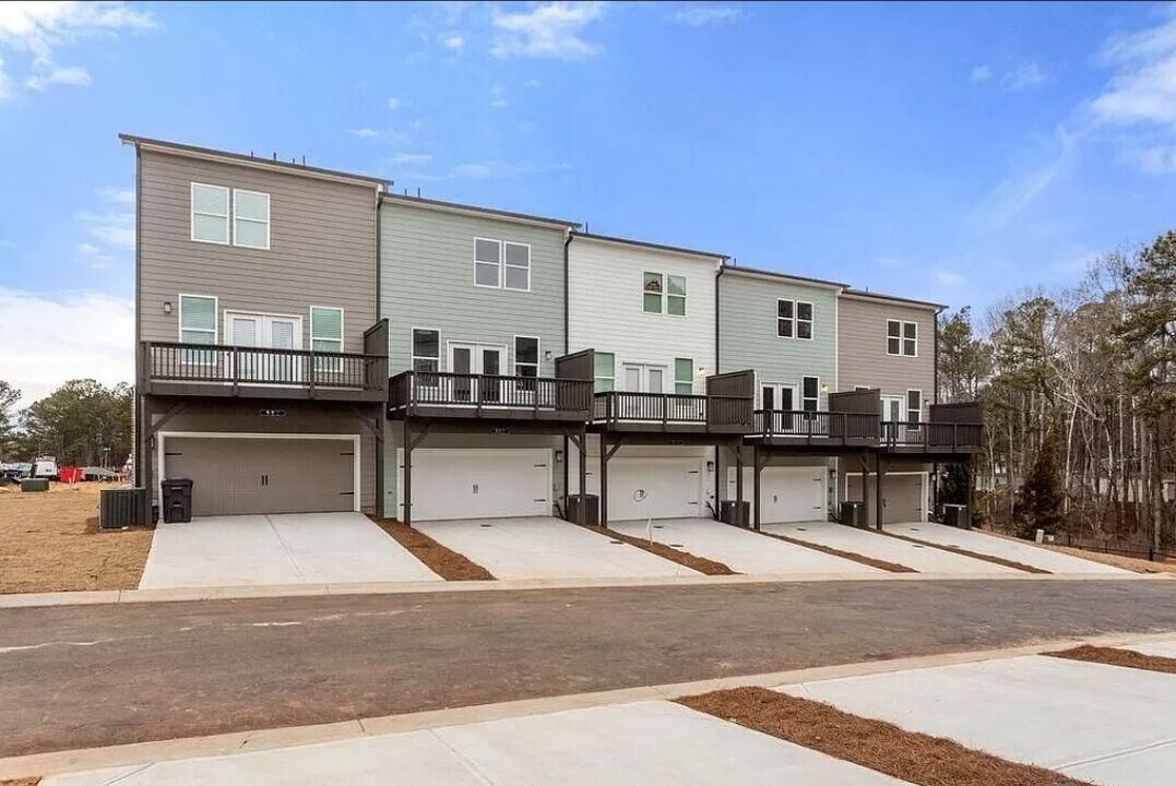 913 Colton Dr in Acworth, GA - Foto de edificio