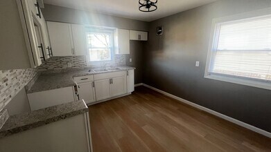 5922 N 84th St in Milwaukee, WI - Building Photo - Building Photo