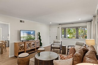 1571 David Ave in Monterey, CA - Building Photo - Building Photo