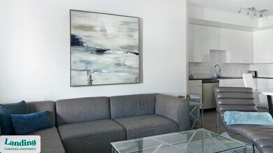 4950 W Prescott St, Unit 5205 in Tampa, FL - Foto de edificio - Building Photo