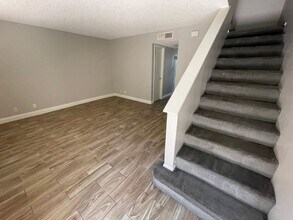 7084 Burcot Ave in Las Vegas, NV - Building Photo - Building Photo