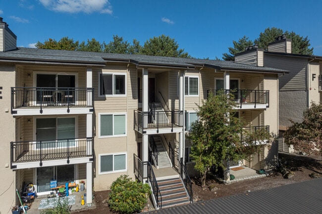 Glendale Estates in Bellevue, WA - Building Photo - Building Photo