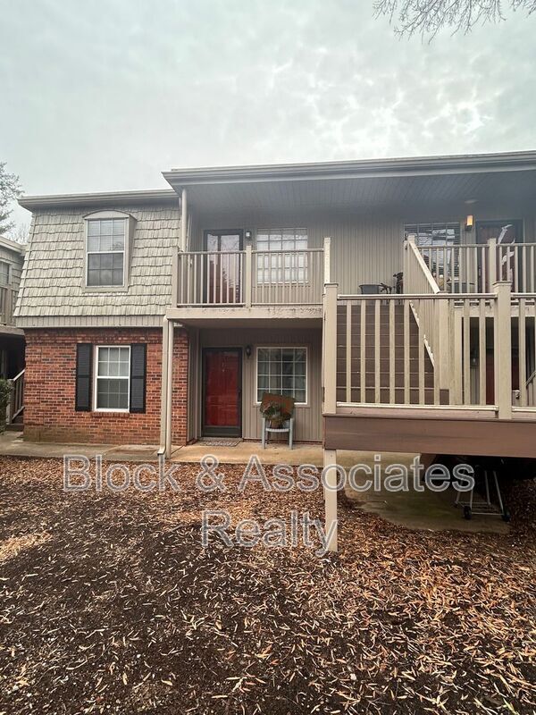 property at 3824 Country Club Rd