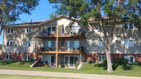 Regency Apartments in Huron, SD - Foto de edificio - Building Photo