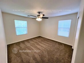 1370 S Ponderosa Dr in Gilbert, AZ - Foto de edificio - Building Photo