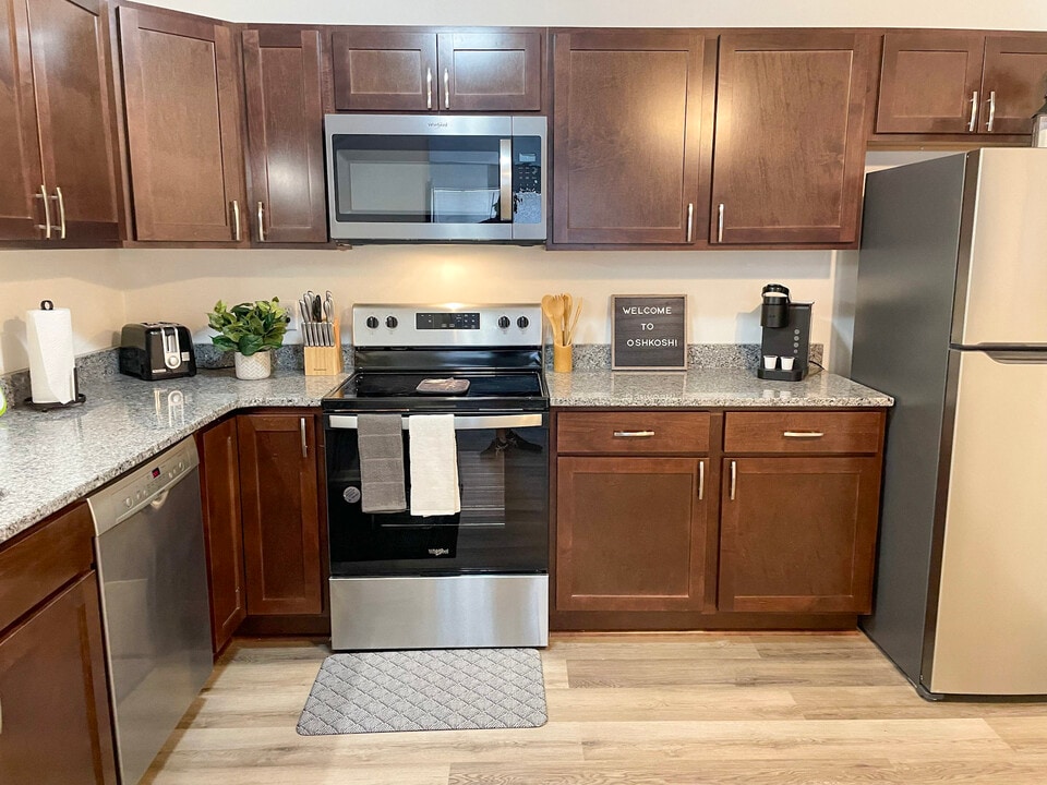 University Flats Furnished Housing in Oshkosh, WI - Building Photo