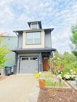 9610 Southwest Everett Ter in Tigard, OR - Building Photo