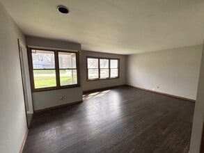 118 Hazard Rd in Carpentersville, IL - Building Photo - Building Photo