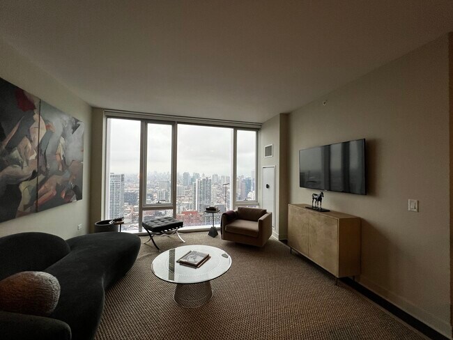 350 N Orleans St in Chicago, IL - Foto de edificio - Building Photo