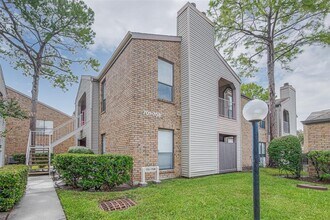 2025 Augusta Dr in Houston, TX - Building Photo - Building Photo