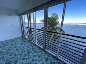 1175 NE Miami Gardens Dr in Miami, FL - Building Photo - Building Photo