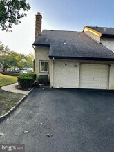 99 Thoreau Dr in Plainsboro, NJ - Building Photo - Building Photo