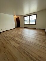 1407 Wiesner St in Green Bay, WI - Building Photo