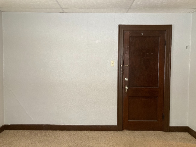 264 College St SE, Unit 3 in Valley City, ND - Foto de edificio - Building Photo