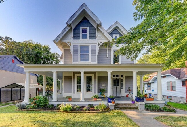 property at 1712 Washington Ave