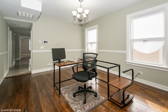 7831 S Loomis Blvd in Chicago, IL - Foto de edificio - Building Photo