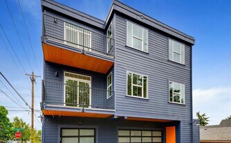 1906 SE Tacoma St, Unit 8118-C in Portland, OR - Building Photo