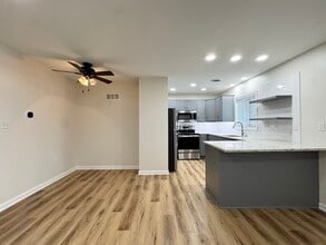 517 Gillis St in Kansas City, MO - Building Photo - Building Photo