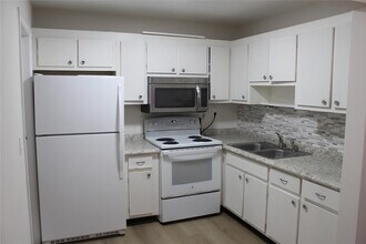 1720 Funston St in Hollywood, FL - Building Photo - Building Photo