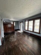 825 Brown St in Akron, OH - Building Photo - Building Photo