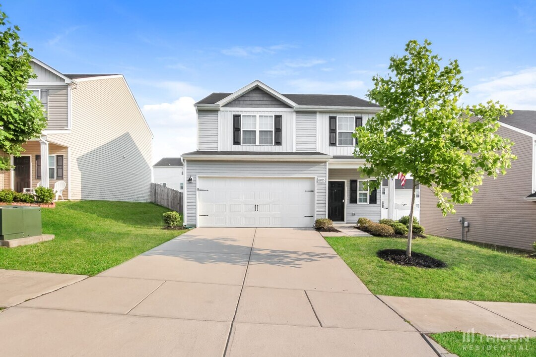 6035 Loy Ct in Charlotte, NC - Building Photo